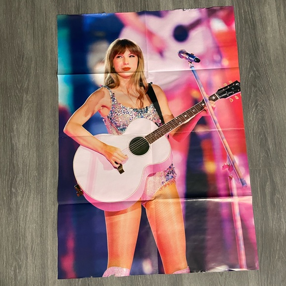 Taylor Swift Poster - Rare - Double Sided - Picture 4 of 9